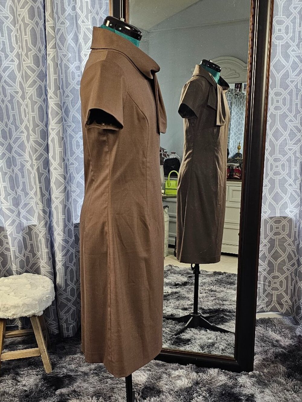 Neiman Marcus Exclusive Bow‑Neck Wool‑Blend Sheath Dress, Size 8, Vintage - Picture 4 of 6